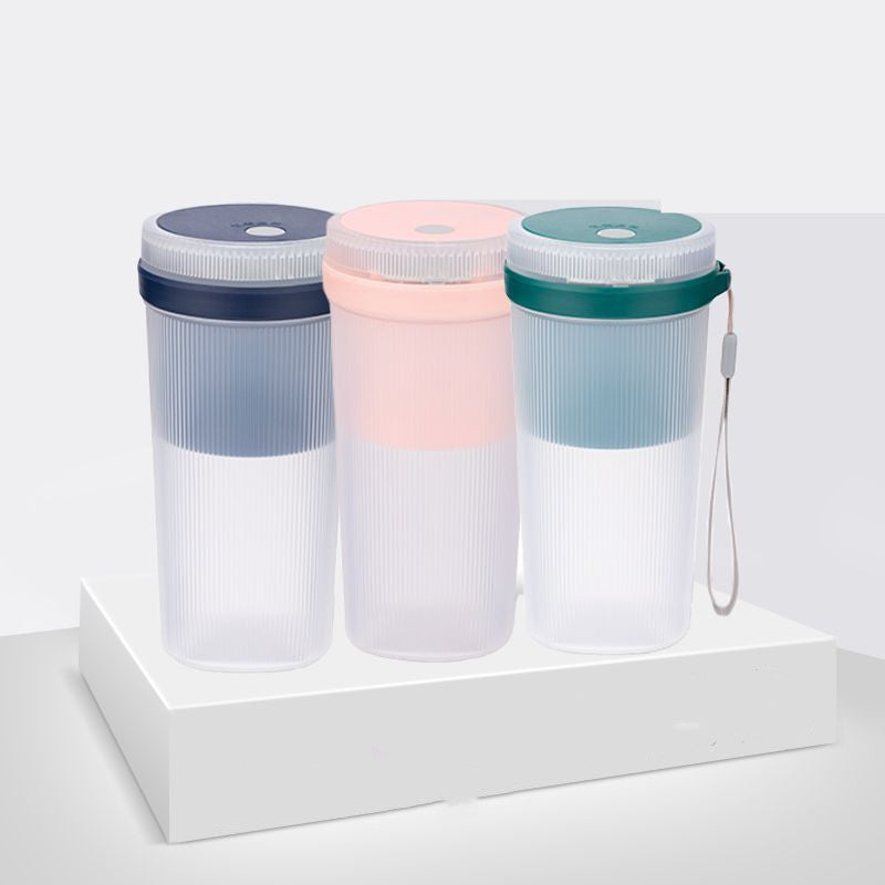 PulseMix GoBottle USB charging port and rechargeable battery